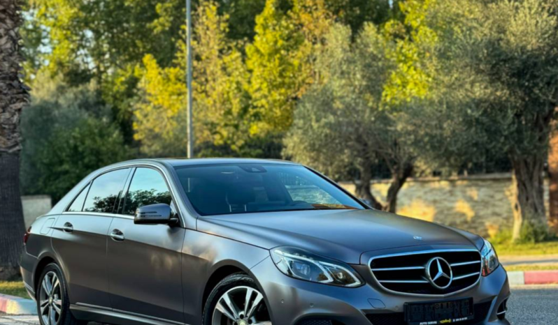 
								Mercedes Benz E-220 Avangarde Full Option full									